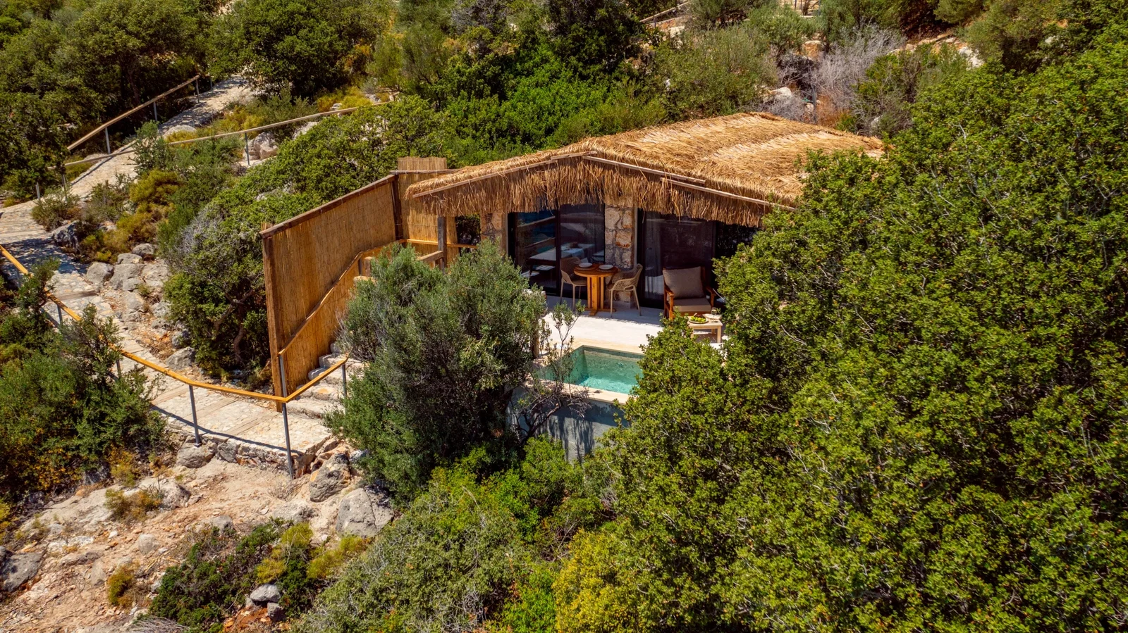 Kalkan’da Deniz Manzaralı, Özel Havuzlu, 1 Yatak Odalı, Lüks Villa