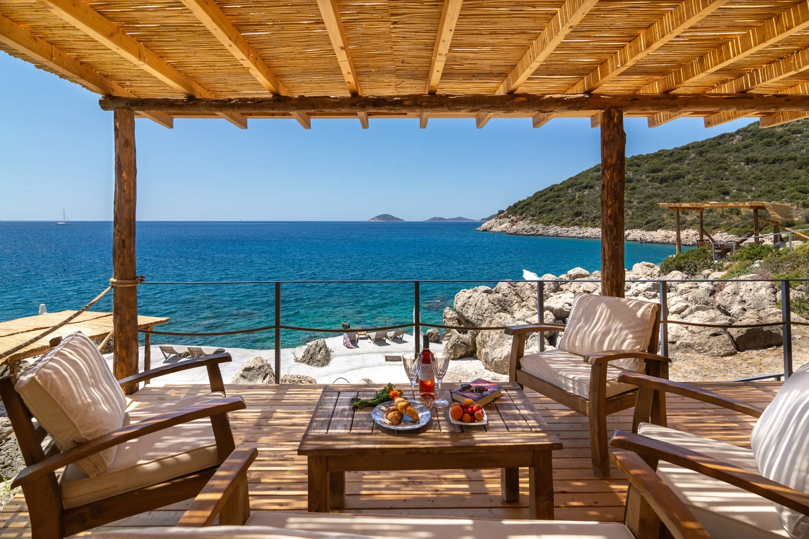Kalkan’da Deniz Manzaralı, Özel Havuzlu, 1 Yatak Odalı, Lüks Villa