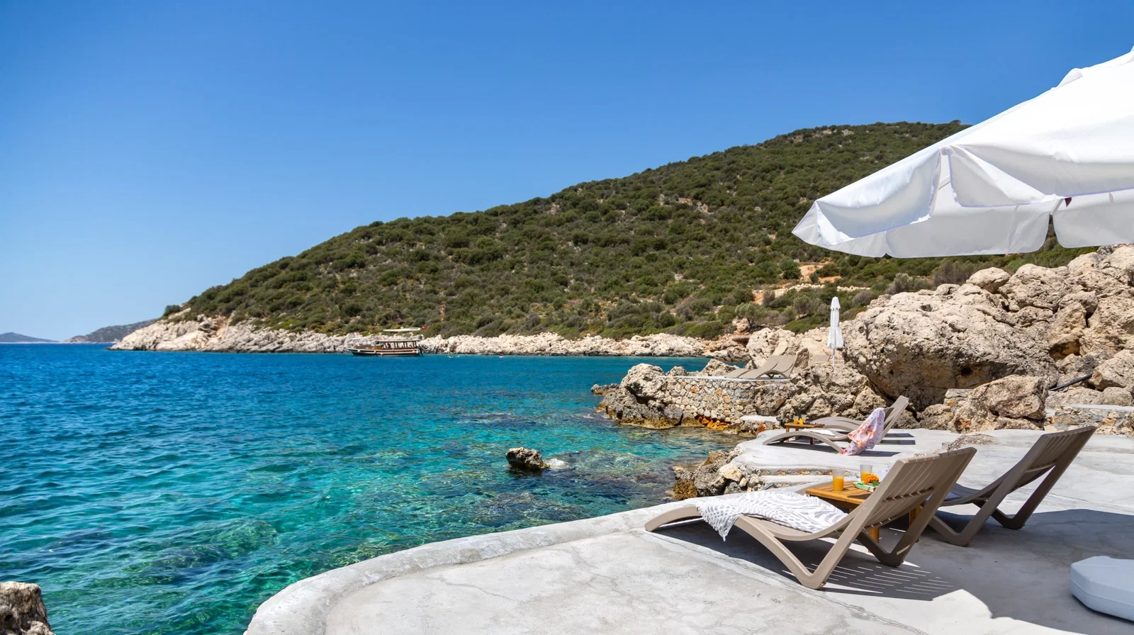 Kalkan’da Deniz Manzaralı, Özel Havuzlu, 1 Yatak Odalı, Lüks Villa