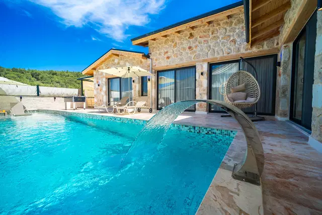 Kalkan’da jakuzili kiralık villa, fotoğraf 2