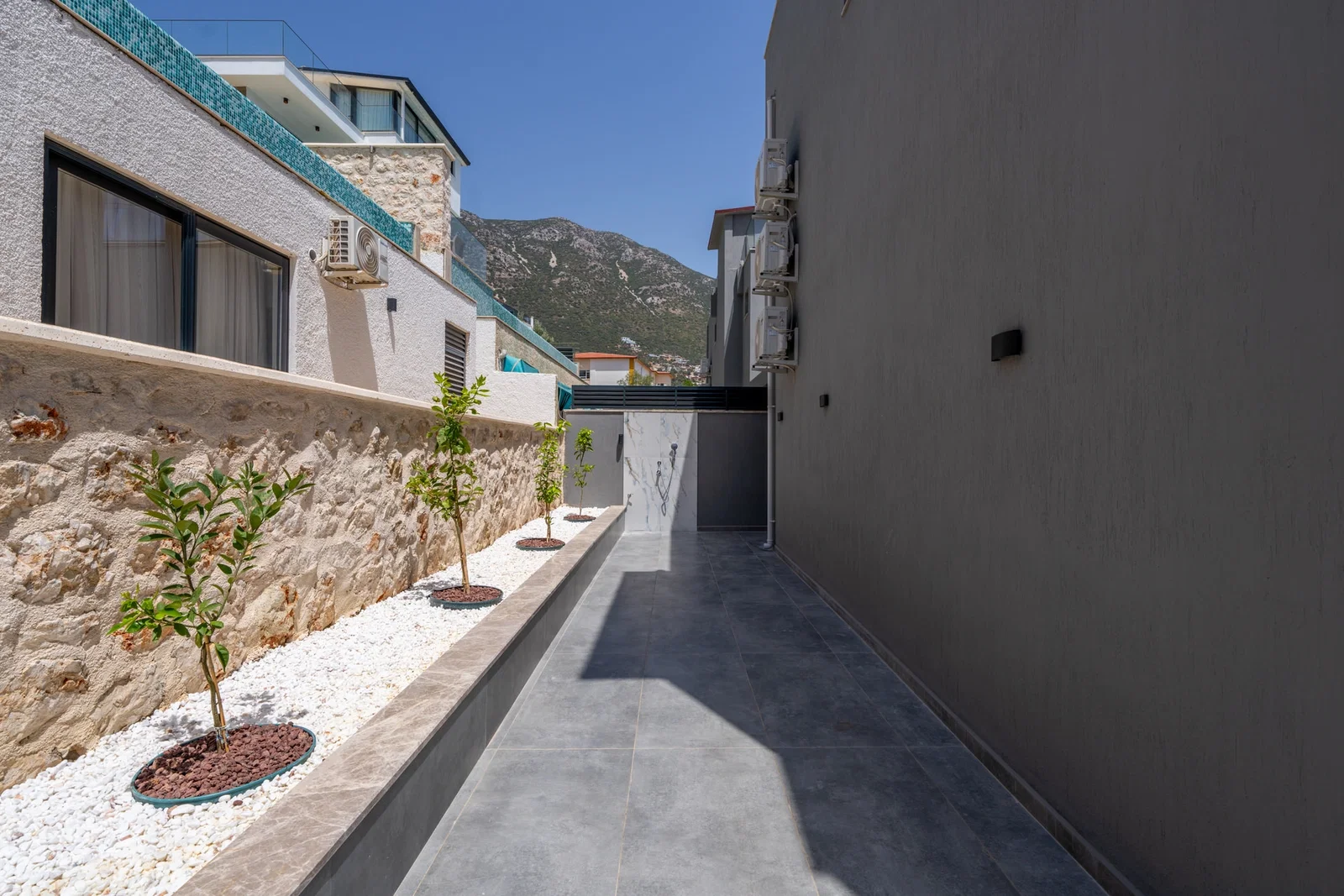 Kalkan’da Merkeze Yakın, Isıtmalı Havuzlu, 4 Yatak Odalı, Lüks Villa
