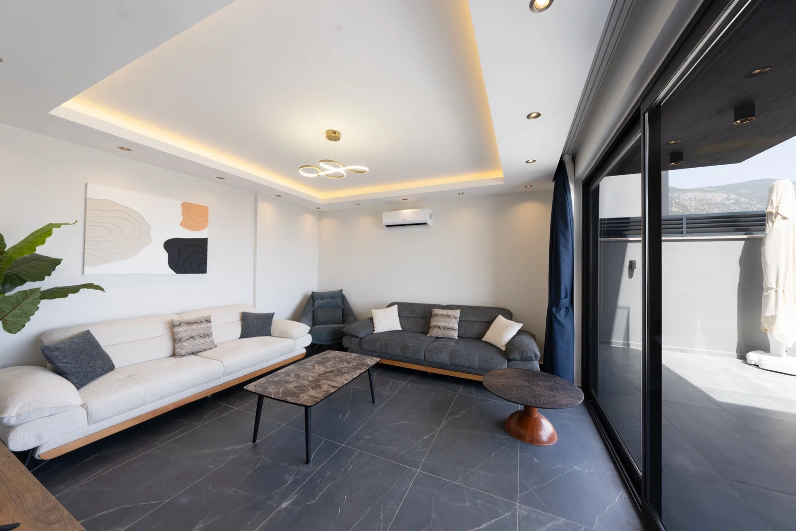 Kalkan’da Merkeze Yakın, Isıtmalı Havuzlu, 4 Yatak Odalı, Lüks Villa