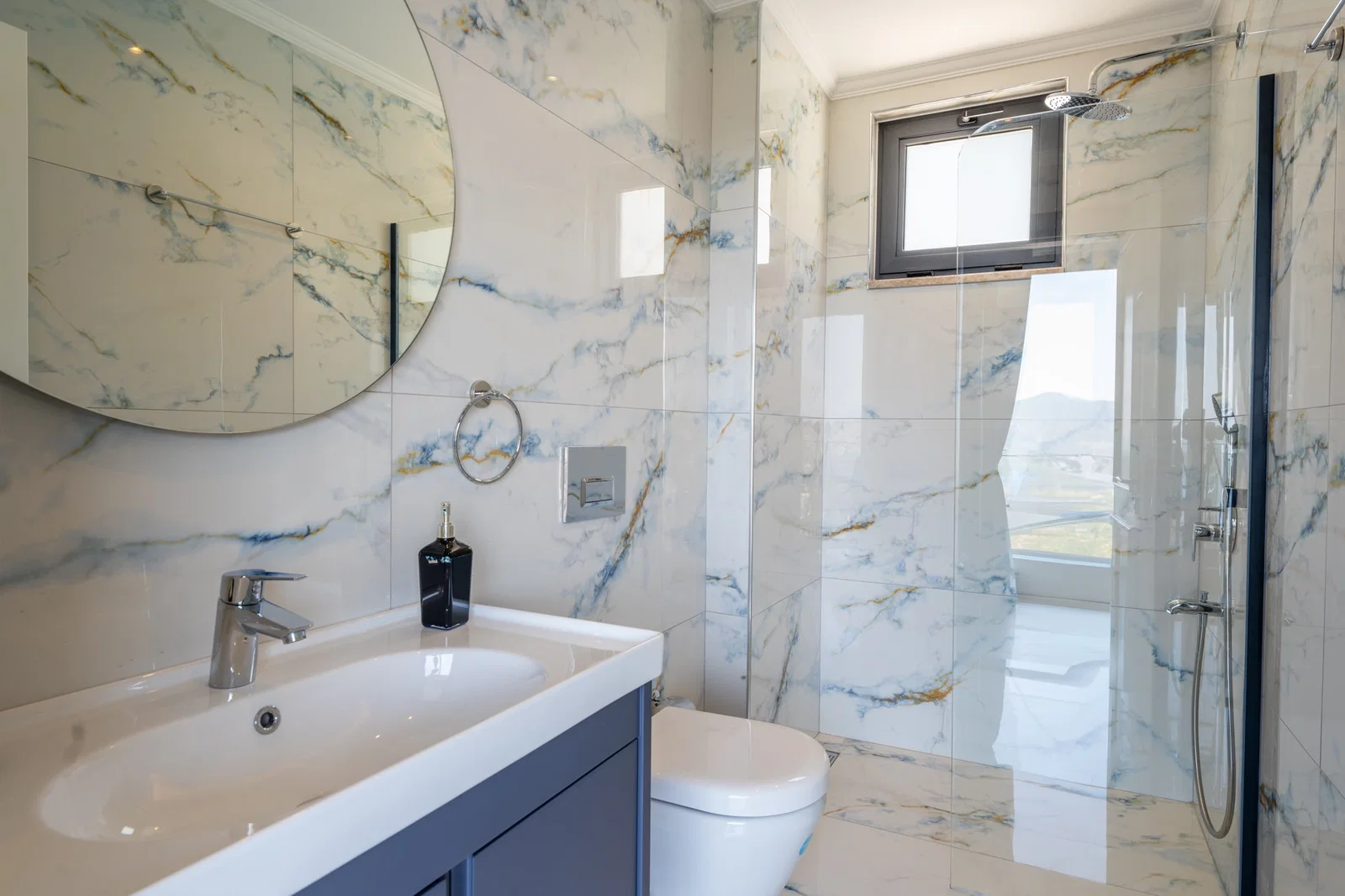 Kalkan’da Merkeze Yakın, Isıtmalı Havuzlu, 4 Yatak Odalı, Lüks Villa