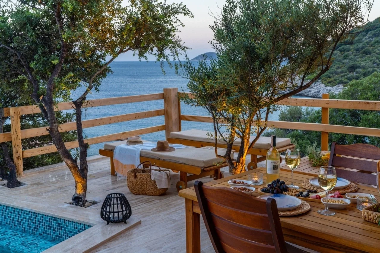 Kalkan’da Merkeze Yakın, Isıtmalı Havuzlu, 1 Yatak Odalı, Kiralık Villa