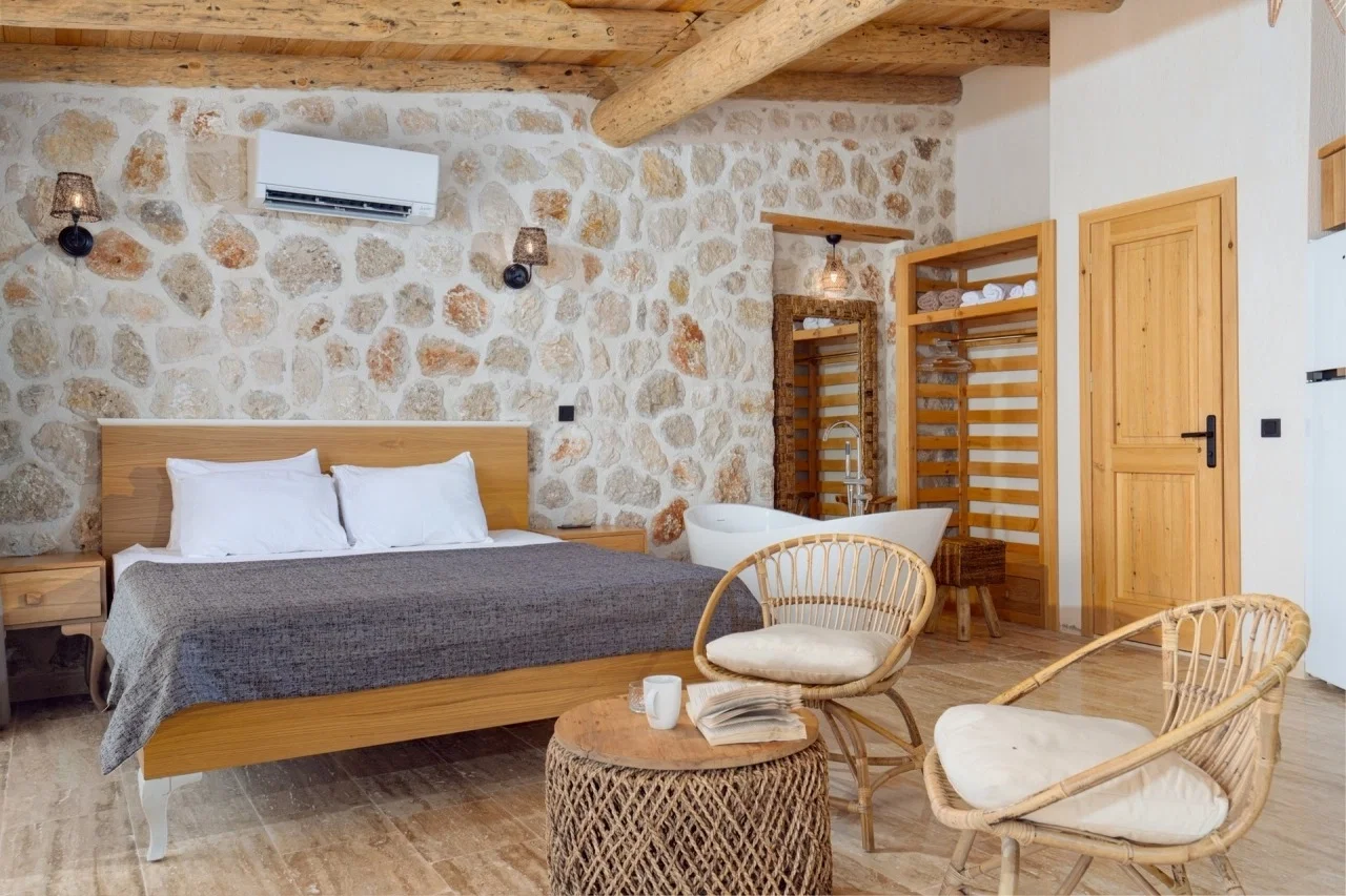 Kalkan’da Merkeze Yakın, Isıtmalı Havuzlu, 1 Yatak Odalı, Kiralık Villa