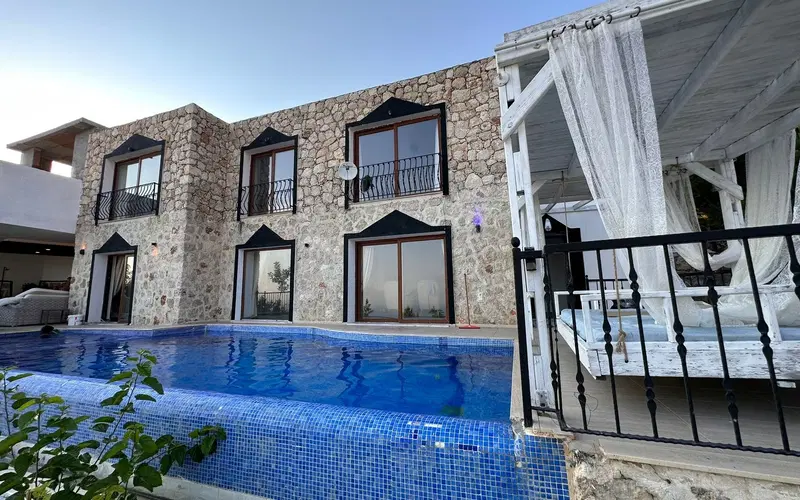 Kalkan’da deniz manzaralı kiralık villa, fotoğraf 3