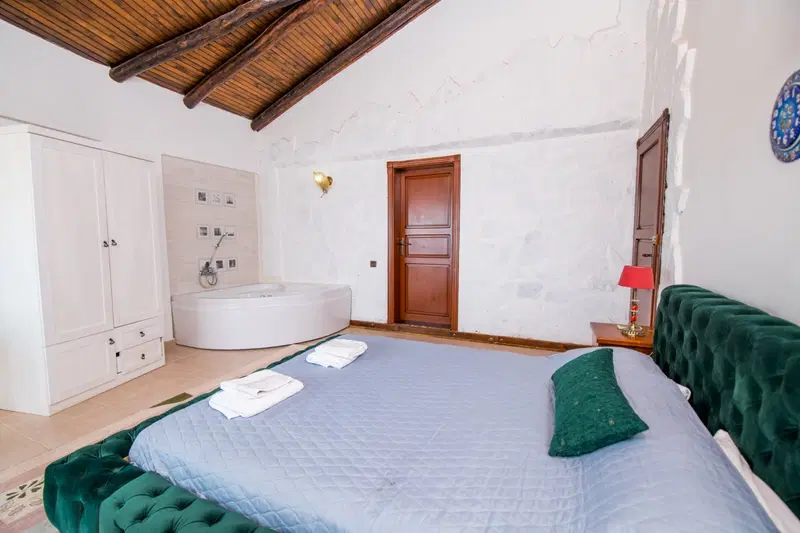 Kalkan’da korunaklı havuzlu kiralık villa, fotoğraf 10