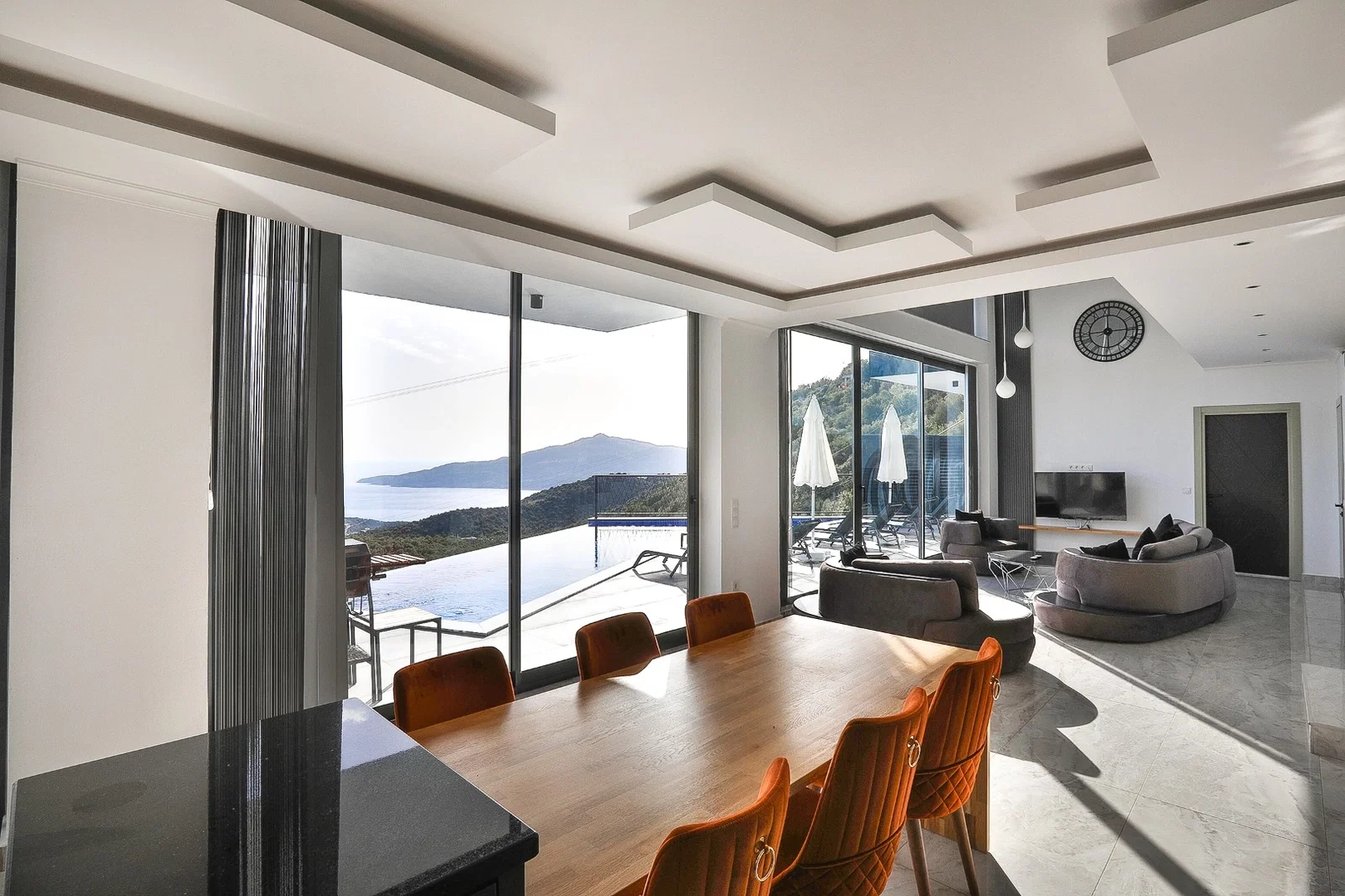 Kalkan’da Merkeze Yakın, Isıtmalı Havuzlu, 3 Yatak Odalı, Kiralık Villa