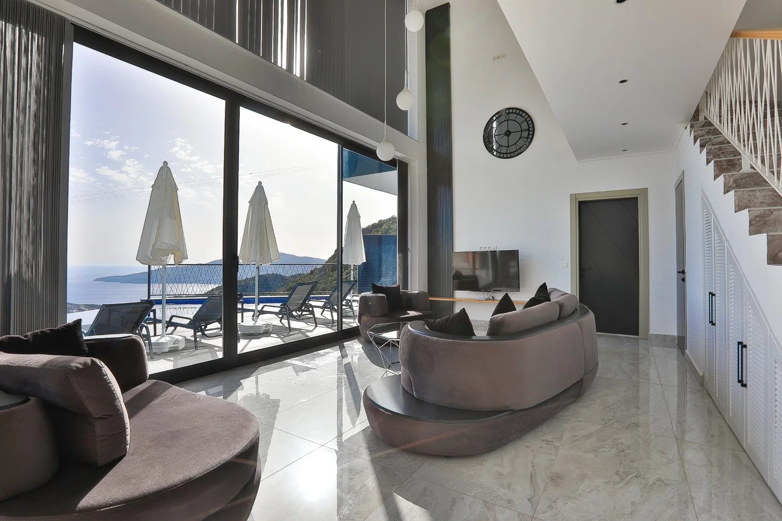 Kalkan’da Merkeze Yakın, Isıtmalı Havuzlu, 3 Yatak Odalı, Kiralık Villa