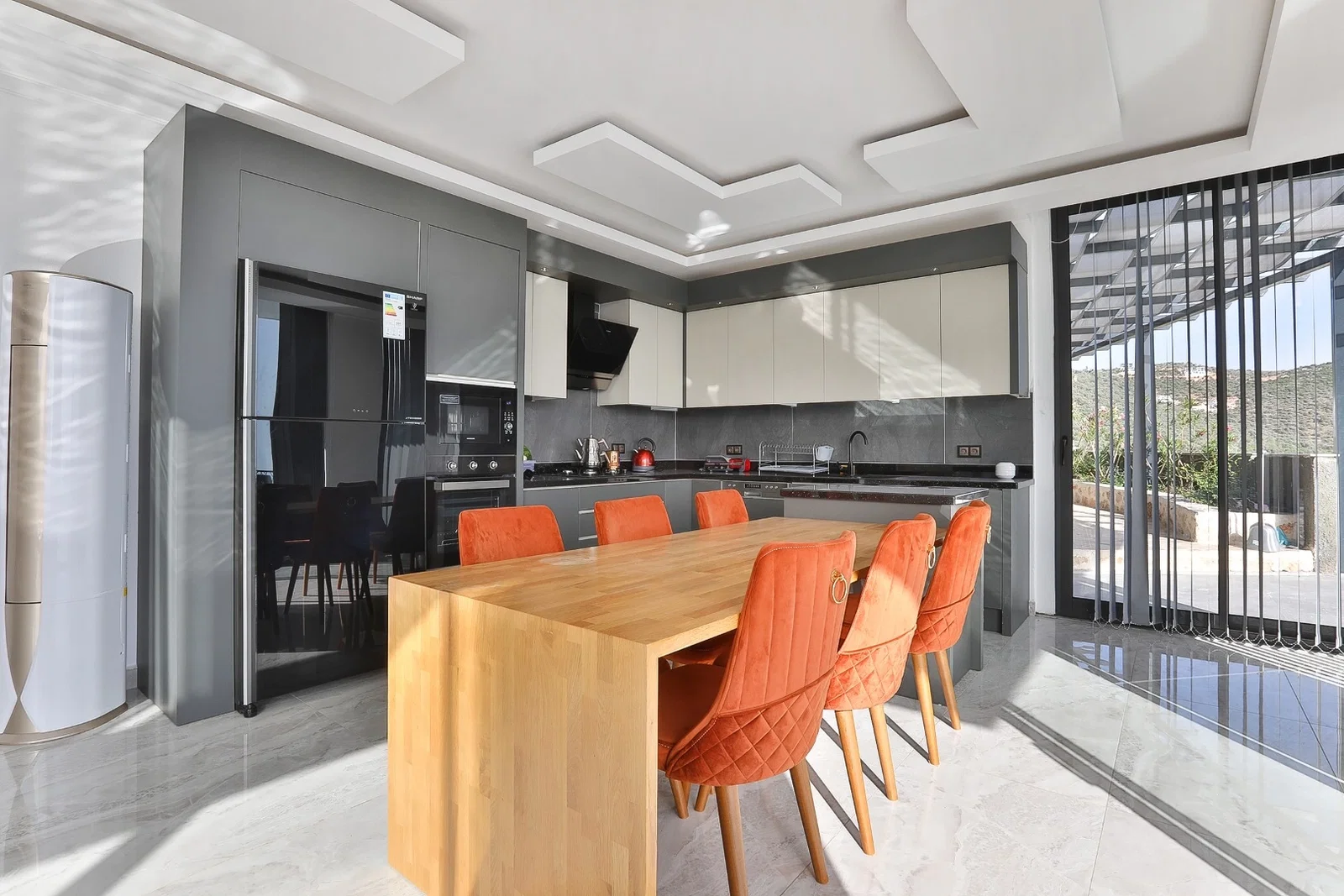 Kalkan’da Merkeze Yakın, Isıtmalı Havuzlu, 3 Yatak Odalı, Kiralık Villa