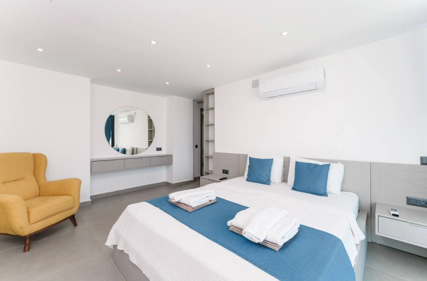 Kalkan’da Merkeze Yakın, Çocuk Havuzlu, 3 Yatak Odalı, Lüks Villa