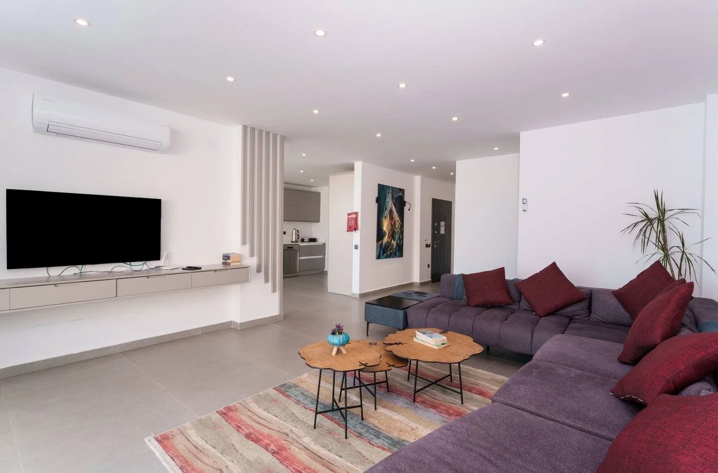 Kalkan’da Merkeze Yakın, Çocuk Havuzlu, 3 Yatak Odalı, Lüks Villa
