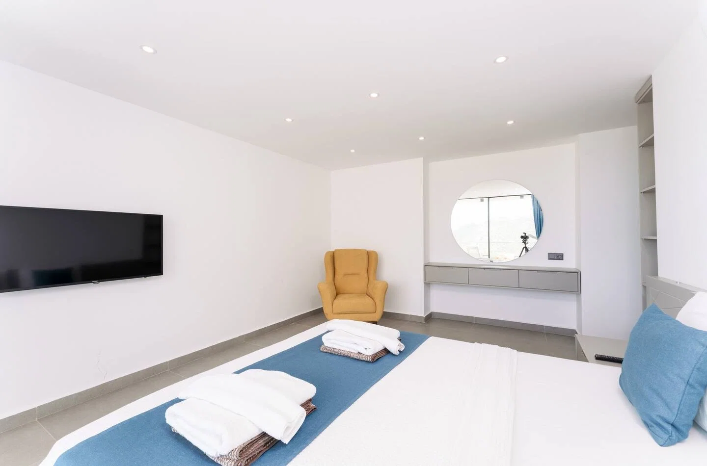 Kalkan’da Merkeze Yakın, Çocuk Havuzlu, 3 Yatak Odalı, Lüks Villa