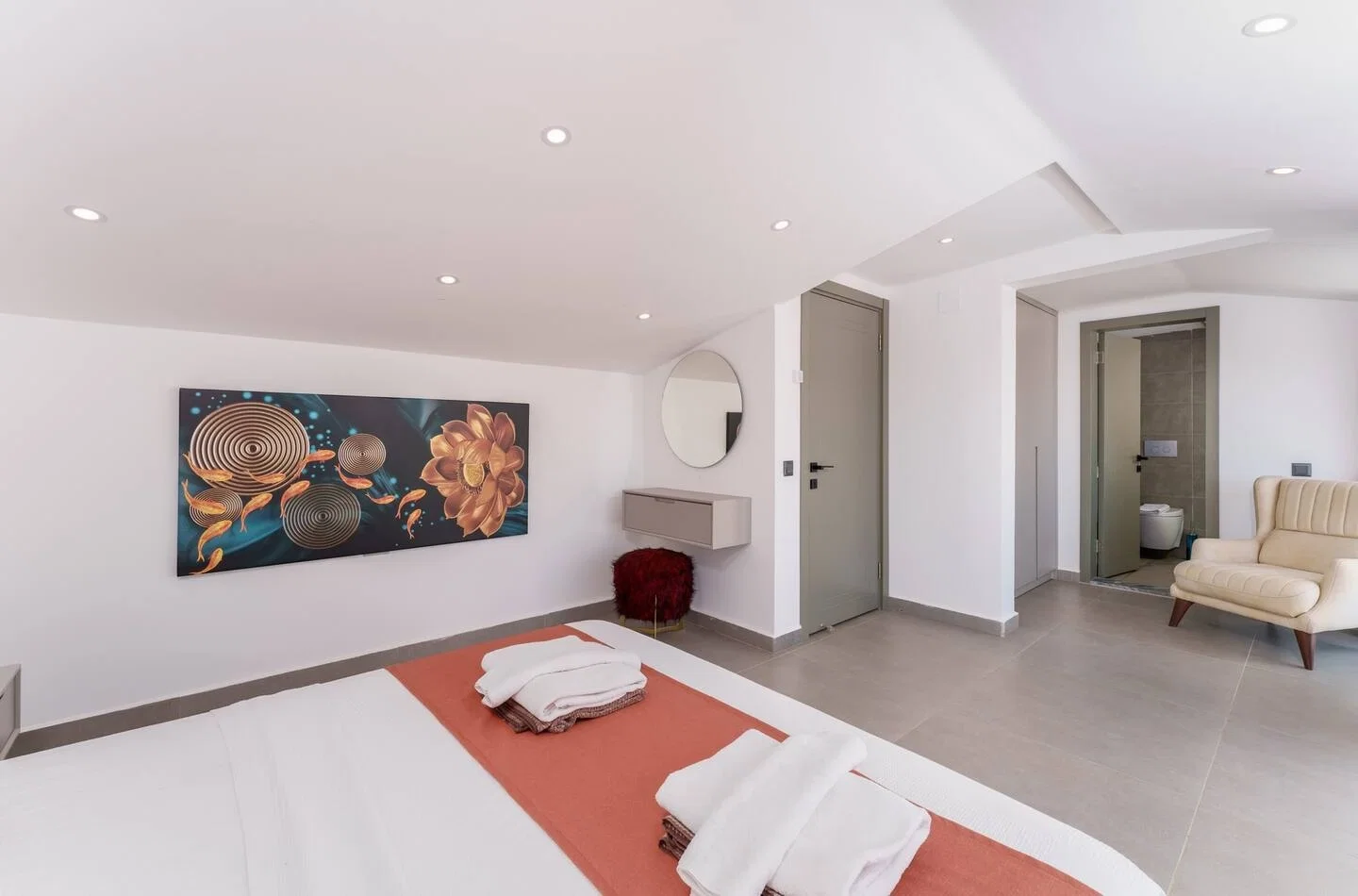 Kalkan’da Merkeze Yakın, Çocuk Havuzlu, 3 Yatak Odalı, Lüks Villa