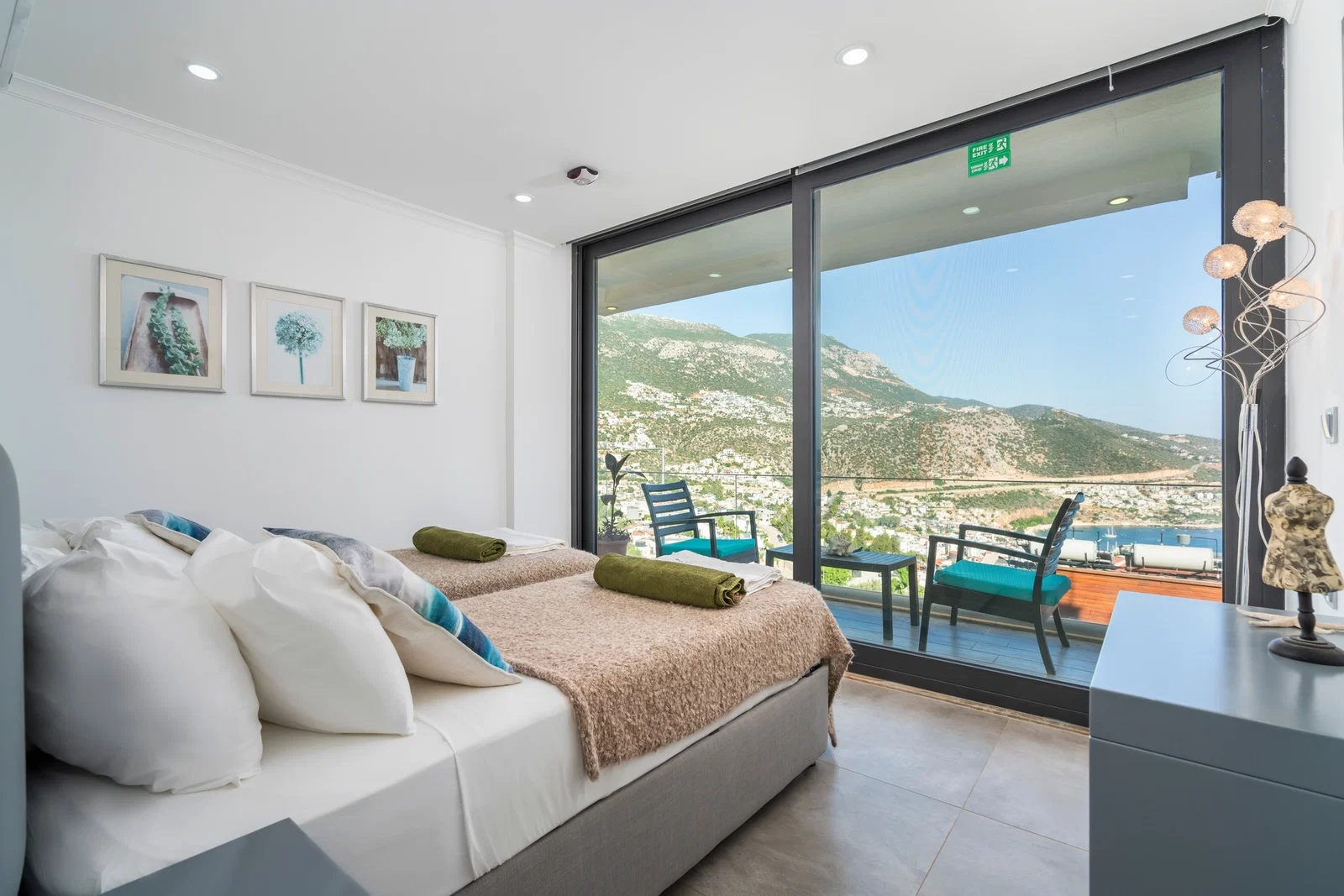 Kalkan’da Merkeze Yakın, Özel Havuzlu, 5 Yatak Odalı, Lüks Villa