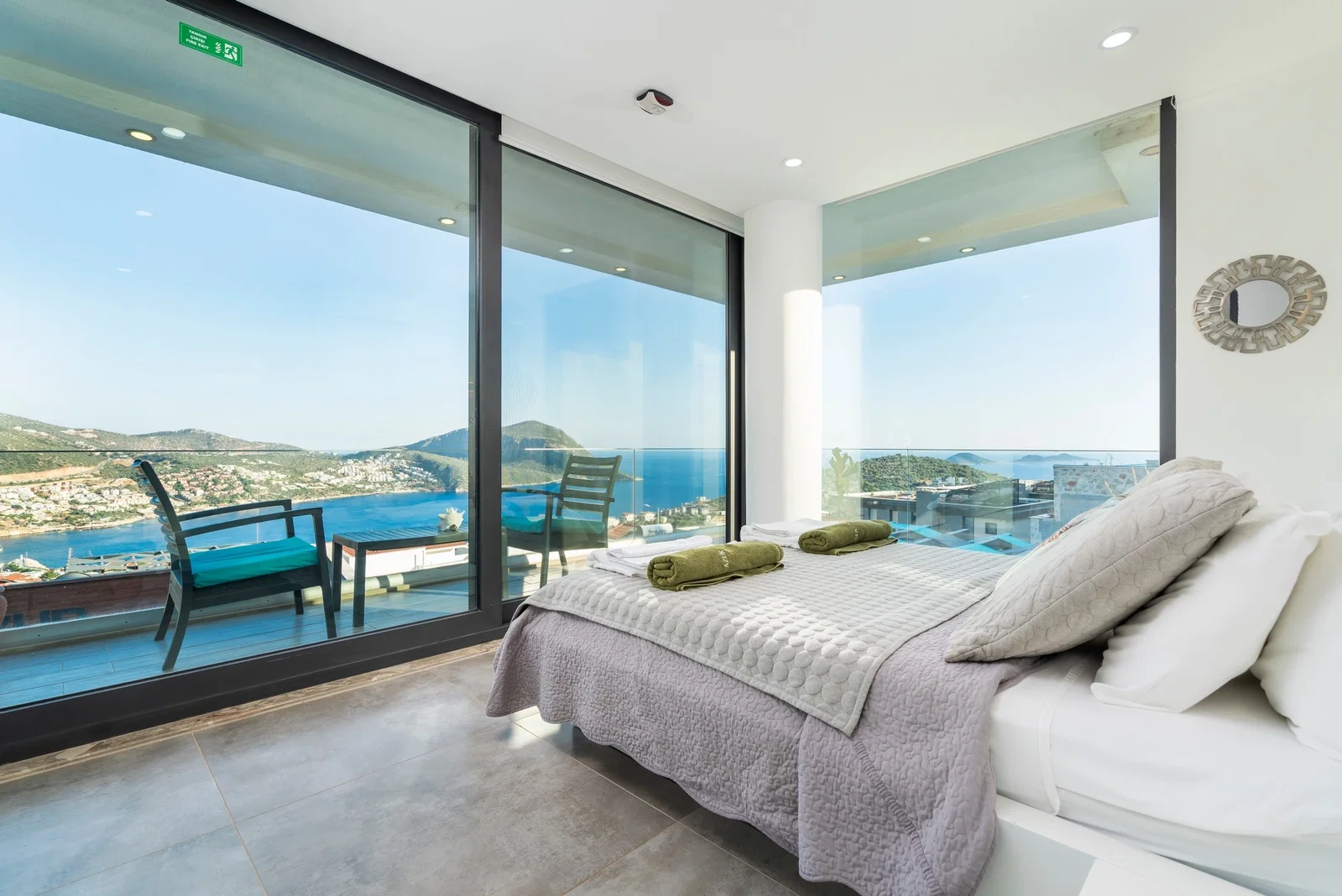 Kalkan’da Merkeze Yakın, Özel Havuzlu, 5 Yatak Odalı, Lüks Villa