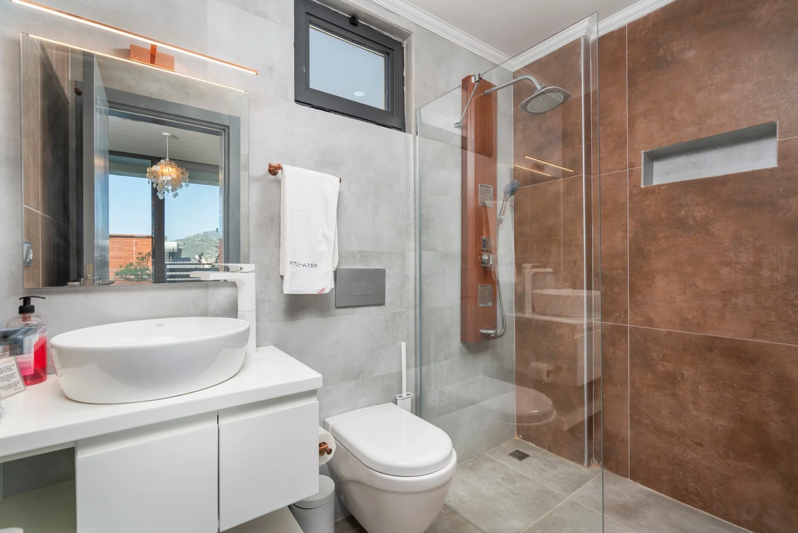 Kalkan’da Merkeze Yakın, Özel Havuzlu, 5 Yatak Odalı, Lüks Villa