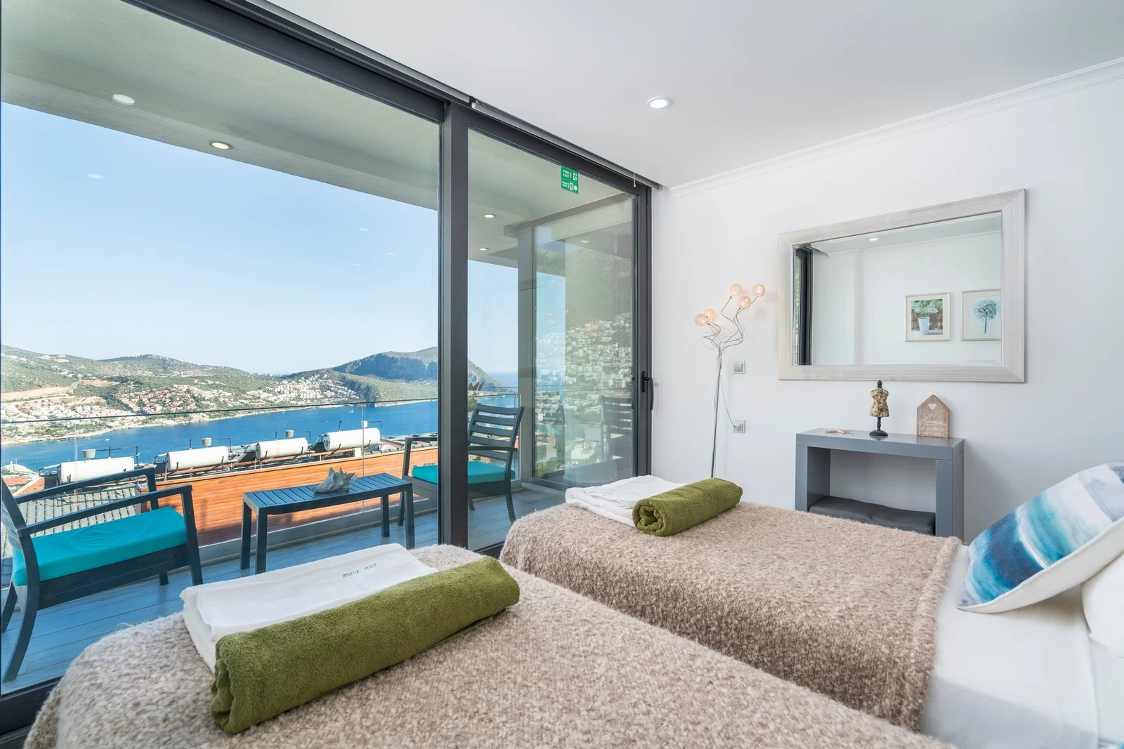 Kalkan’da Merkeze Yakın, Özel Havuzlu, 5 Yatak Odalı, Lüks Villa