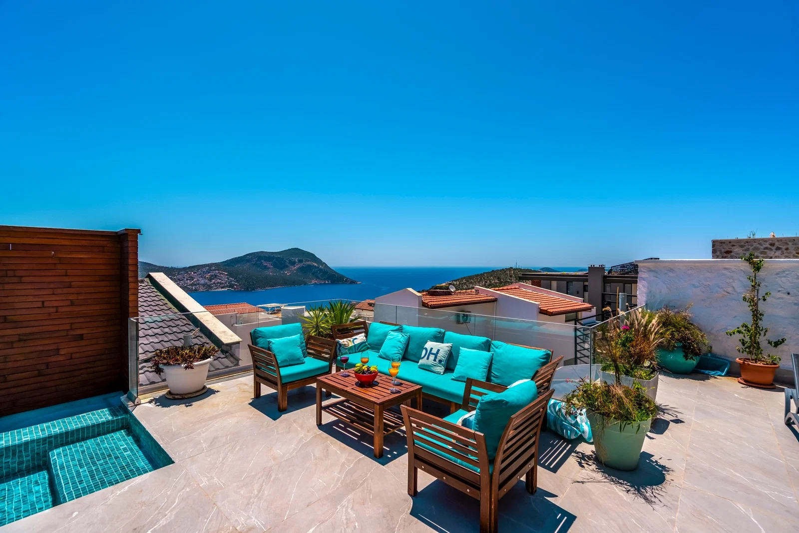 Kalkan’da Merkeze Yakın, Özel Havuzlu, 5 Yatak Odalı, Lüks Villa