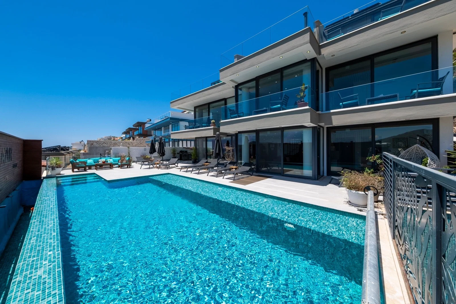 Kalkan’da Merkeze Yakın, Özel Havuzlu, 5 Yatak Odalı, Lüks Villa