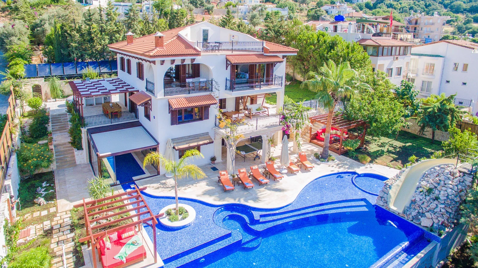 Kalkan’da Korunaklı, Isıtmalı Havuzlu, 8 Kişilik, Lüks Villa