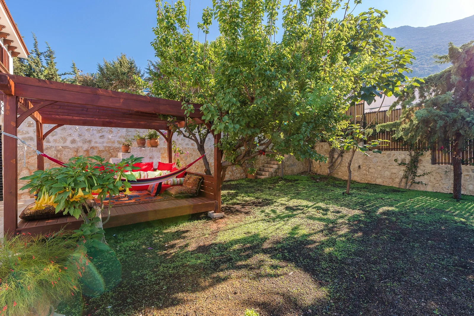 Kalkan’da Korunaklı, Isıtmalı Havuzlu, 8 Kişilik, Lüks Villa