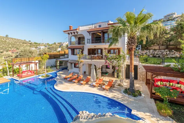 Kalkan’da ısıtmalı havuzlu kiralık villa, fotoğraf 2
