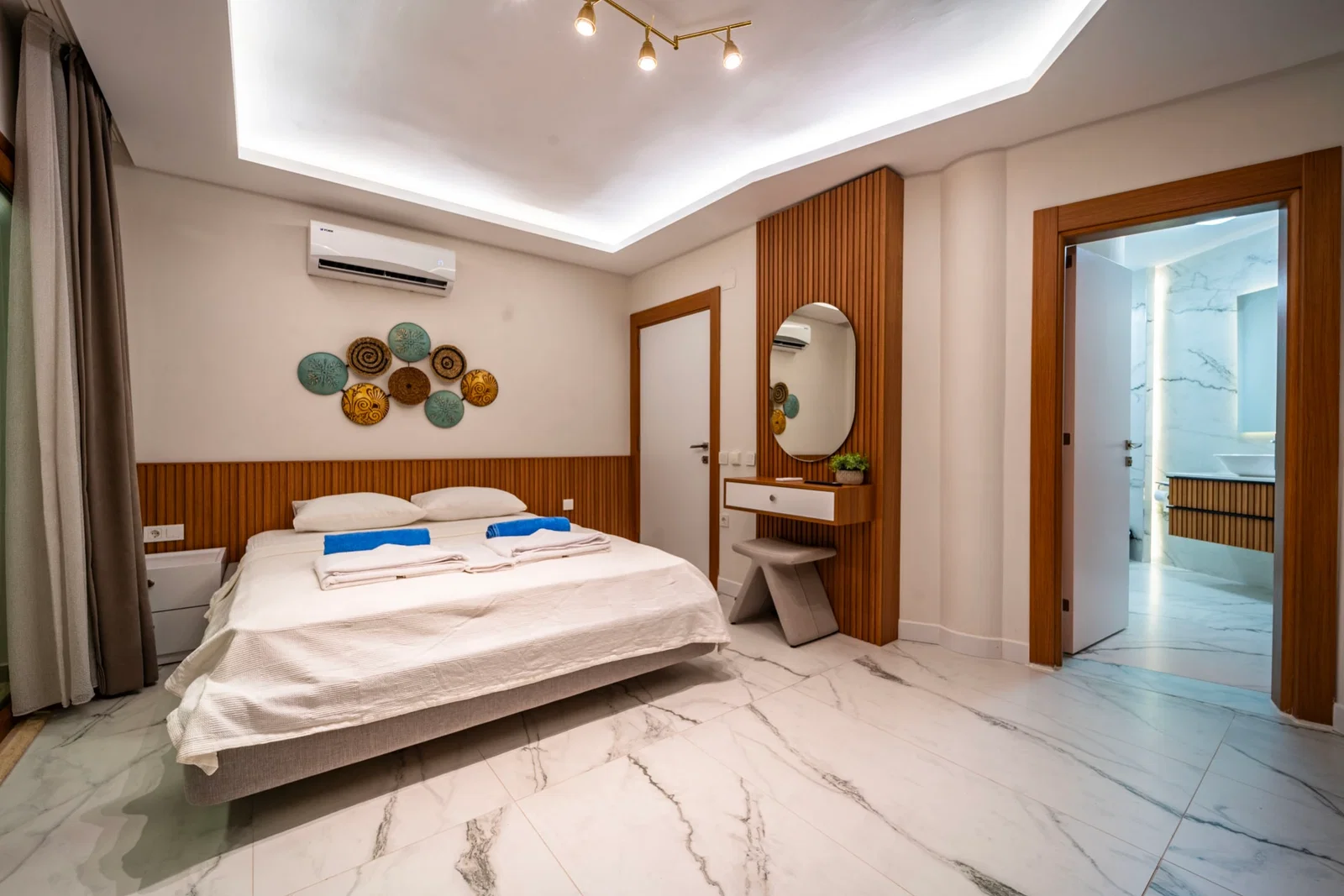Kalkan’da Merkeze Yakın, Özel Havuzlu, 5 Yatak Odalı, Lüks Villa