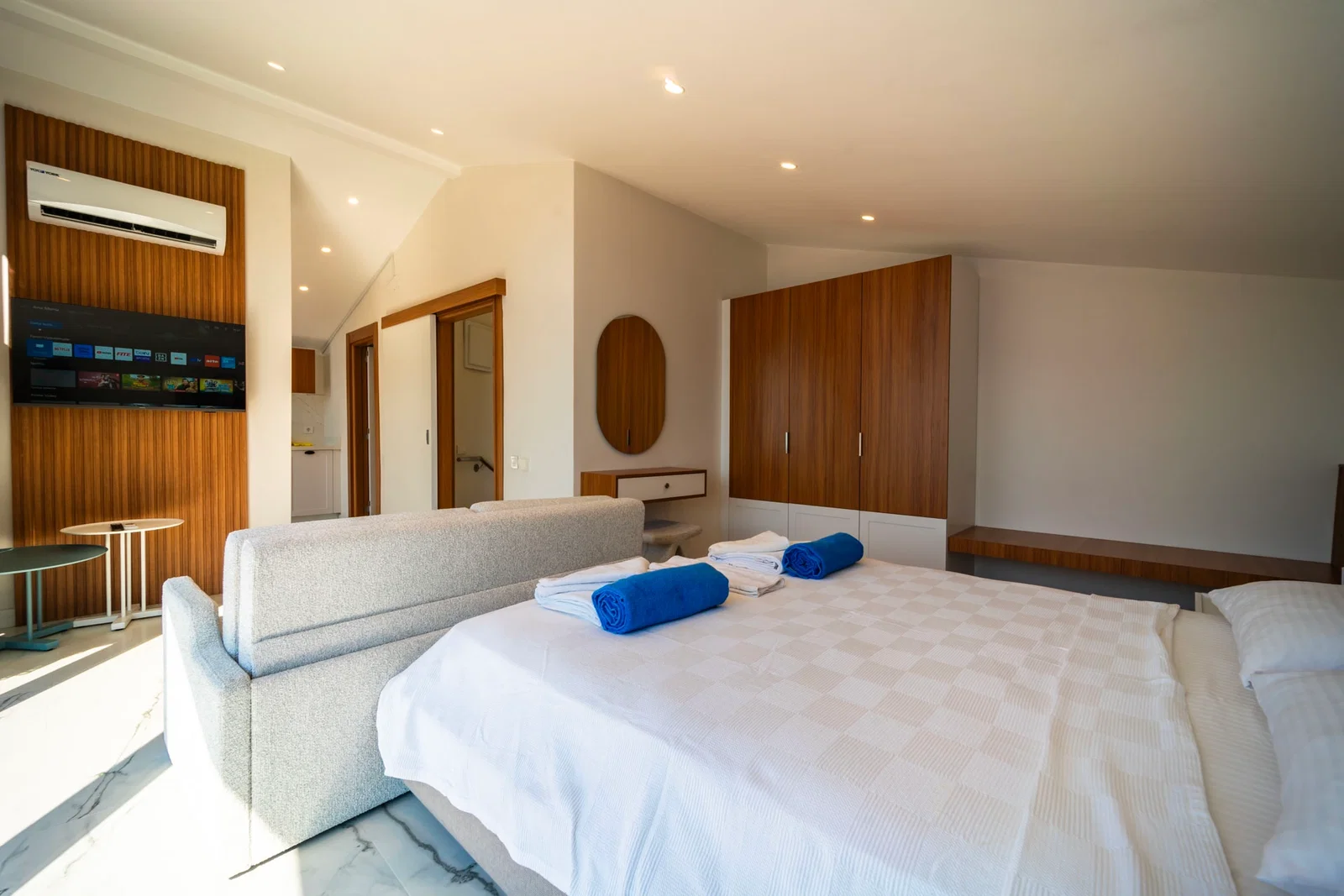 Kalkan’da Merkeze Yakın, Özel Havuzlu, 5 Yatak Odalı, Lüks Villa