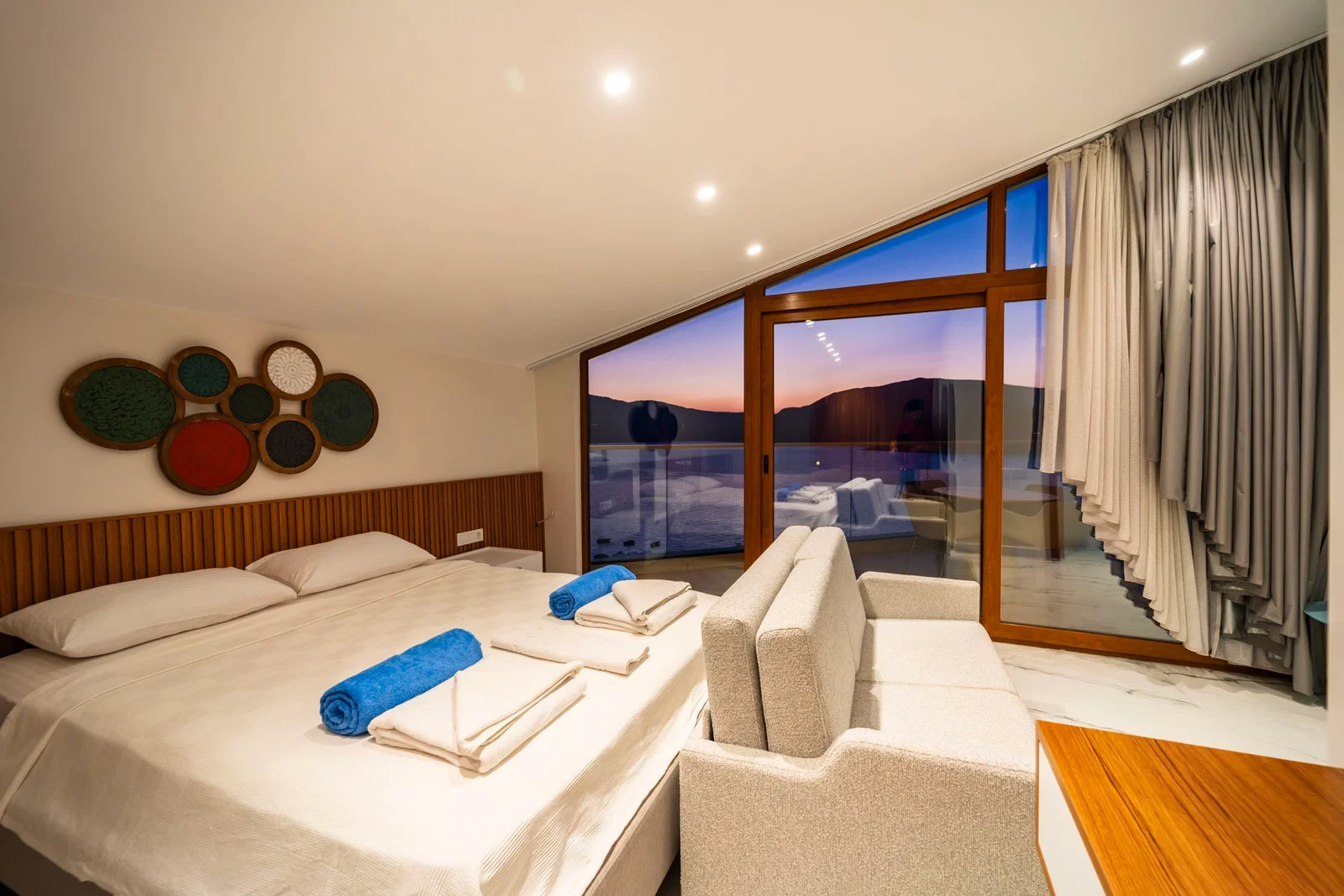 Kalkan’da Merkeze Yakın, Özel Havuzlu, 5 Yatak Odalı, Lüks Villa