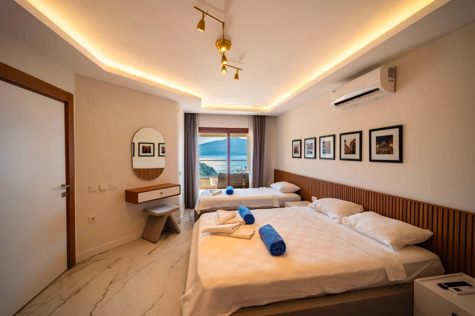 Kalkan’da Merkeze Yakın, Özel Havuzlu, 5 Yatak Odalı, Lüks Villa