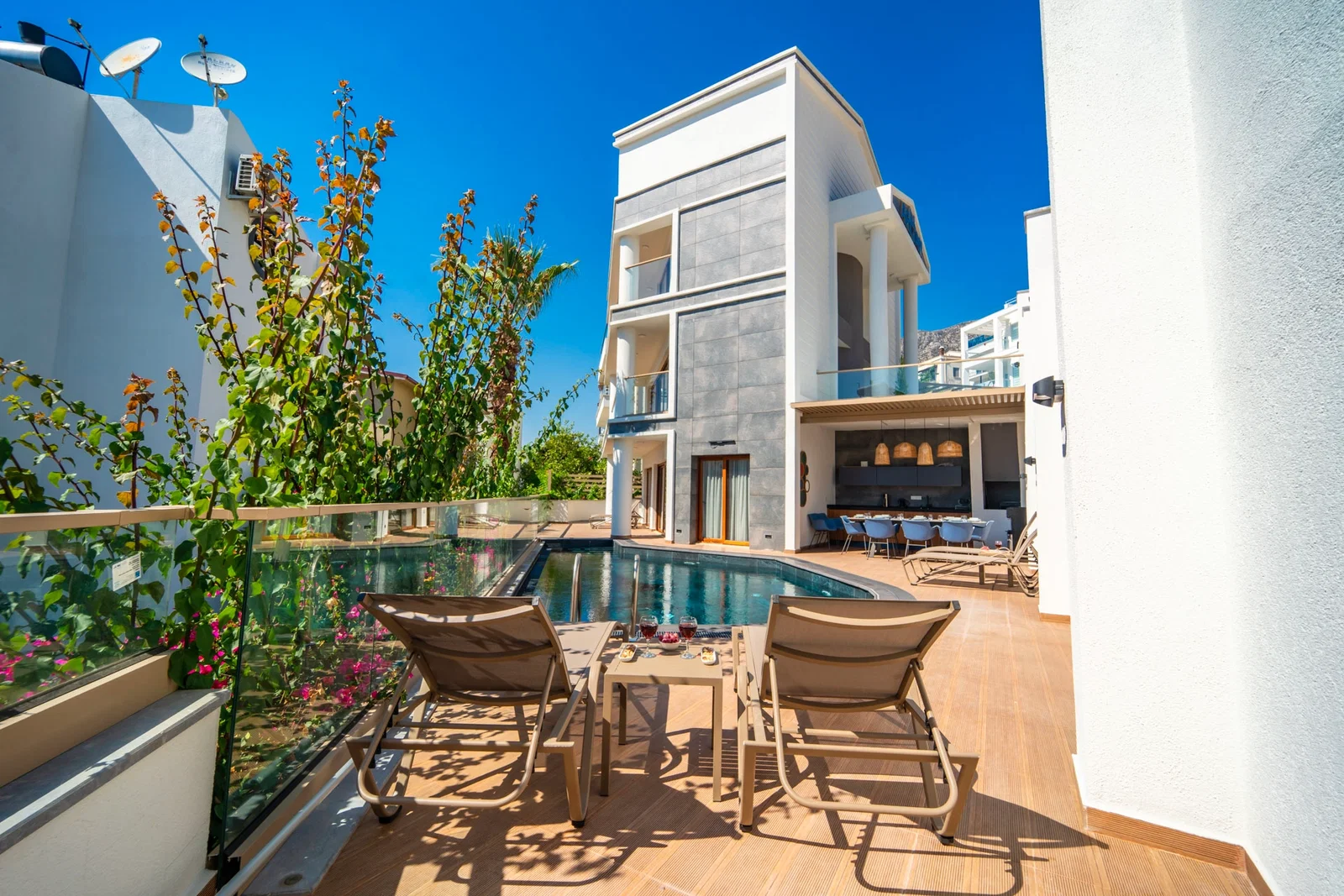 Kalkan’da Merkeze Yakın, Özel Havuzlu, 5 Yatak Odalı, Lüks Villa