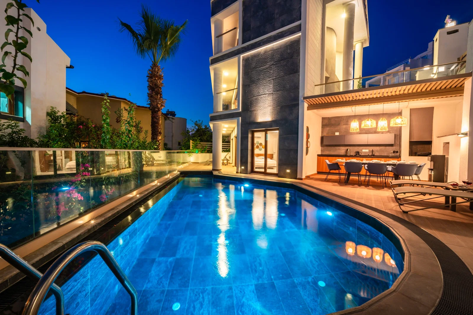 Kalkan’da Merkeze Yakın, Özel Havuzlu, 5 Yatak Odalı, Lüks Villa