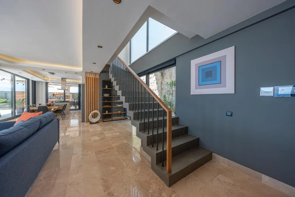 Kalkan’da Deniz Manzaralı, Isıtmalı Havuzlu, 5 Yatak Odalı, Lüks Villa