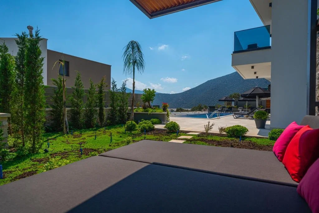 Kalkan’da Deniz Manzaralı, Isıtmalı Havuzlu, 5 Yatak Odalı, Lüks Villa