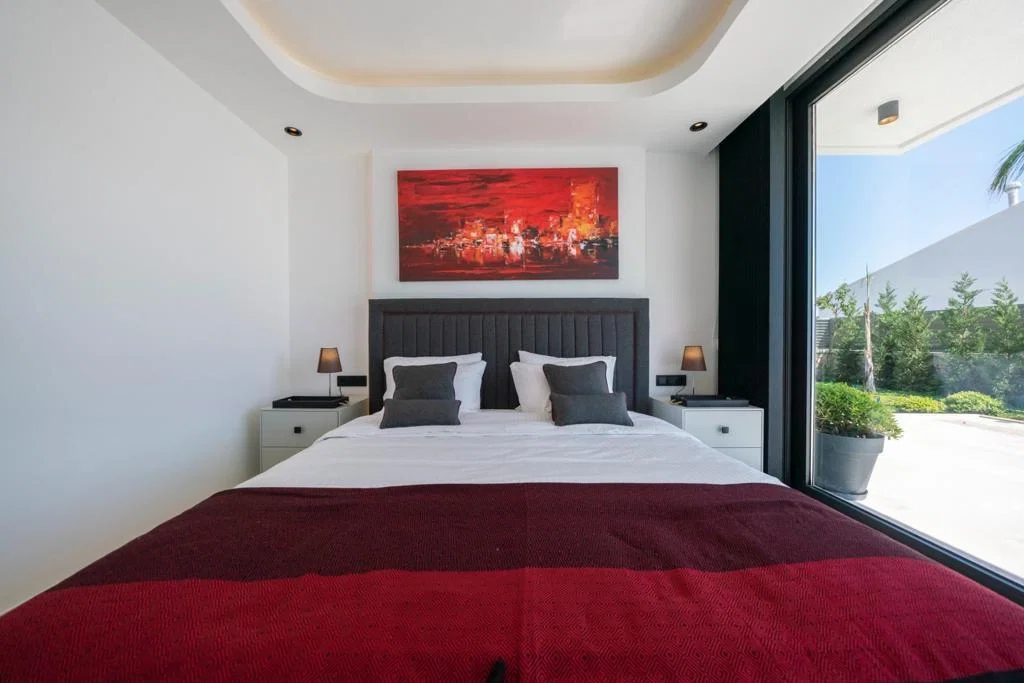 Kalkan’da Deniz Manzaralı, Isıtmalı Havuzlu, 5 Yatak Odalı, Lüks Villa