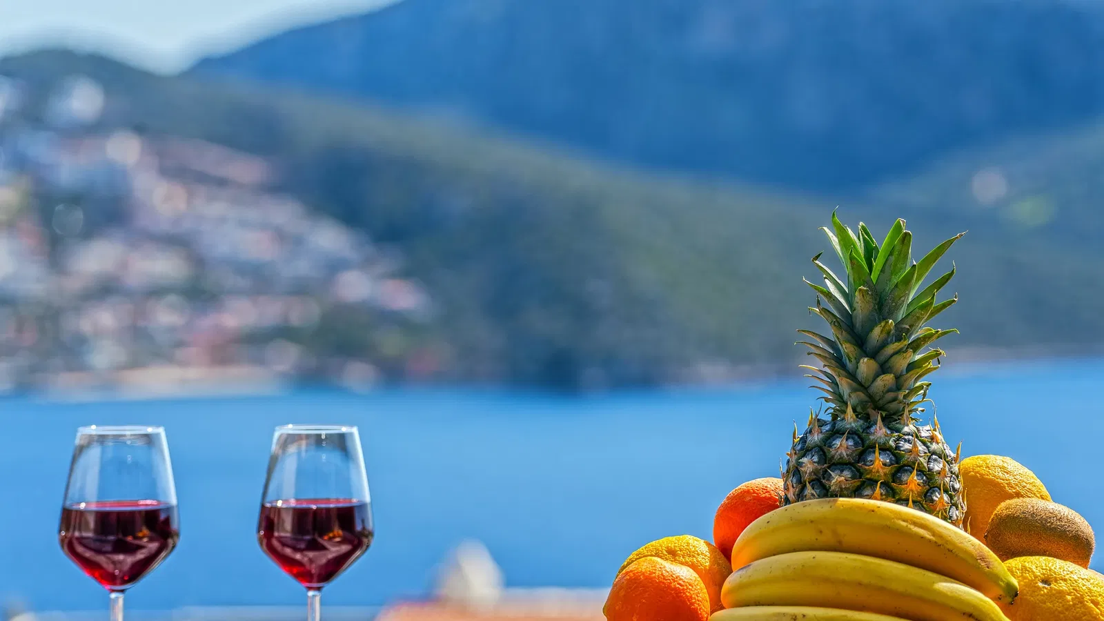 Kalkan’da ısıtmalı havuzlu kiralık villa
