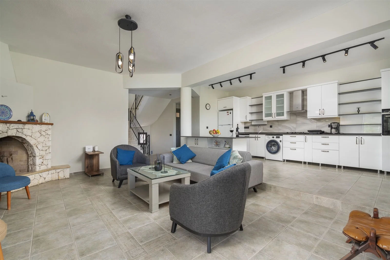 Kalkan’da Merkeze Yakın, Çocuk Havuzlu, 4 Yatak Odalı, Lüks Villa