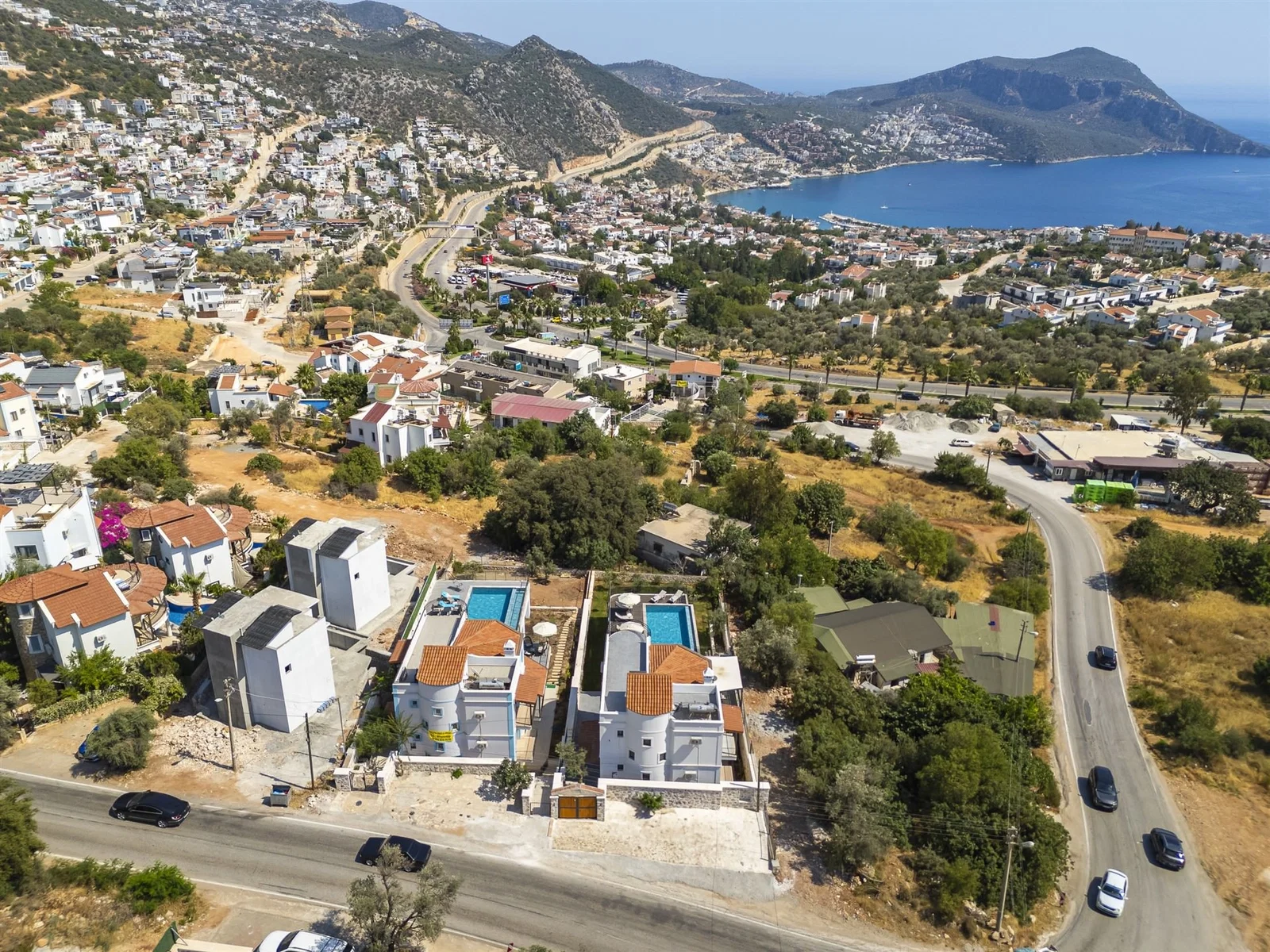 Kalkan’da Merkeze Yakın, Çocuk Havuzlu, 4 Yatak Odalı, Lüks Villa