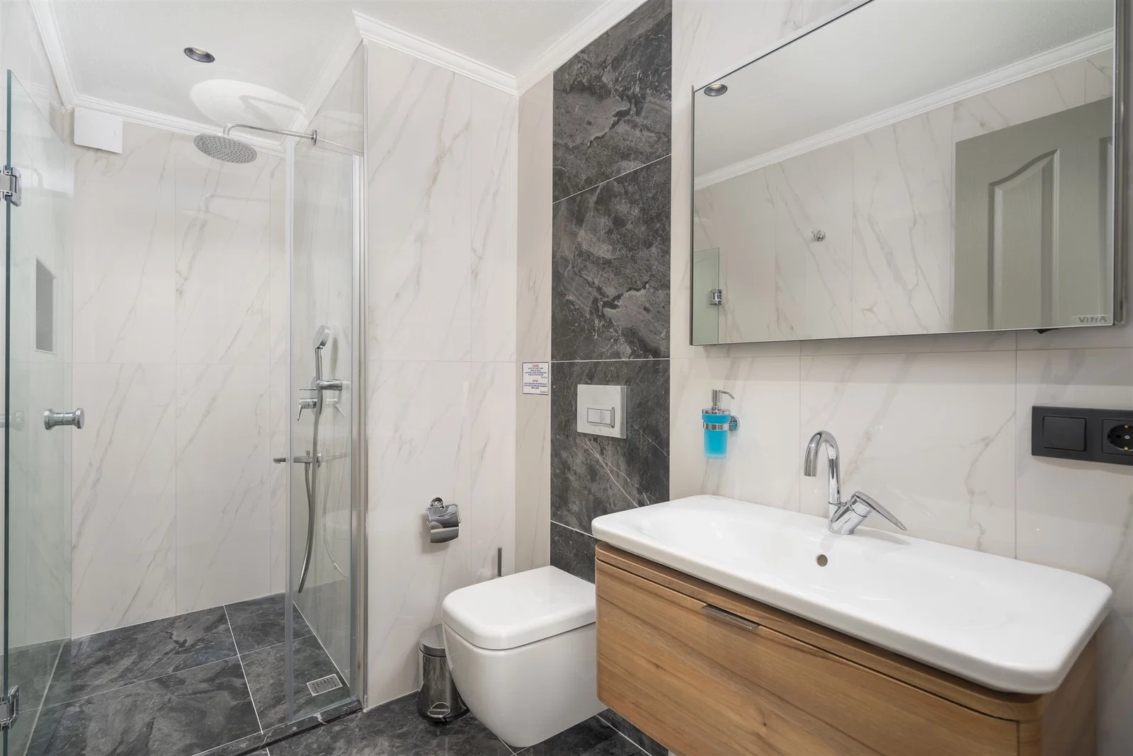 Kalkan’da Merkeze Yakın, Çocuk Havuzlu, 4 Yatak Odalı, Lüks Villa