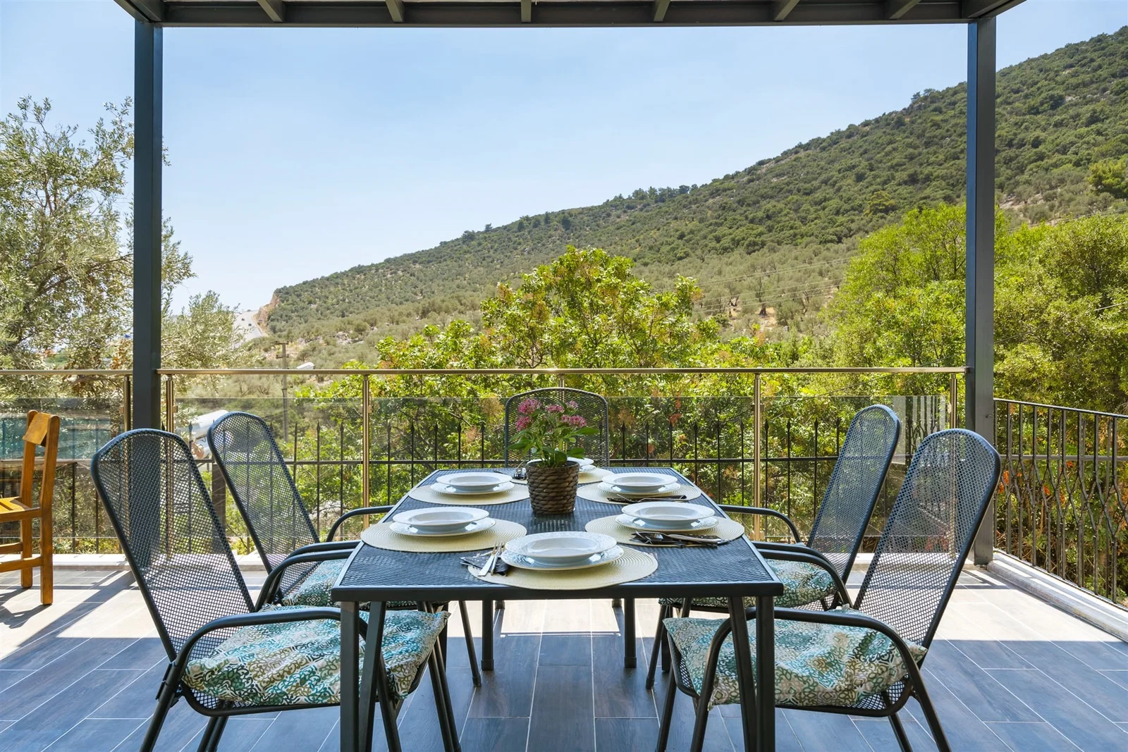 Kalkan’da Merkeze Yakın, Çocuk Havuzlu, 4 Yatak Odalı, Lüks Villa