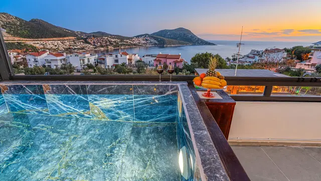 Kalkan’da ısıtmalı havuzlu kiralık villa, fotoğraf 2