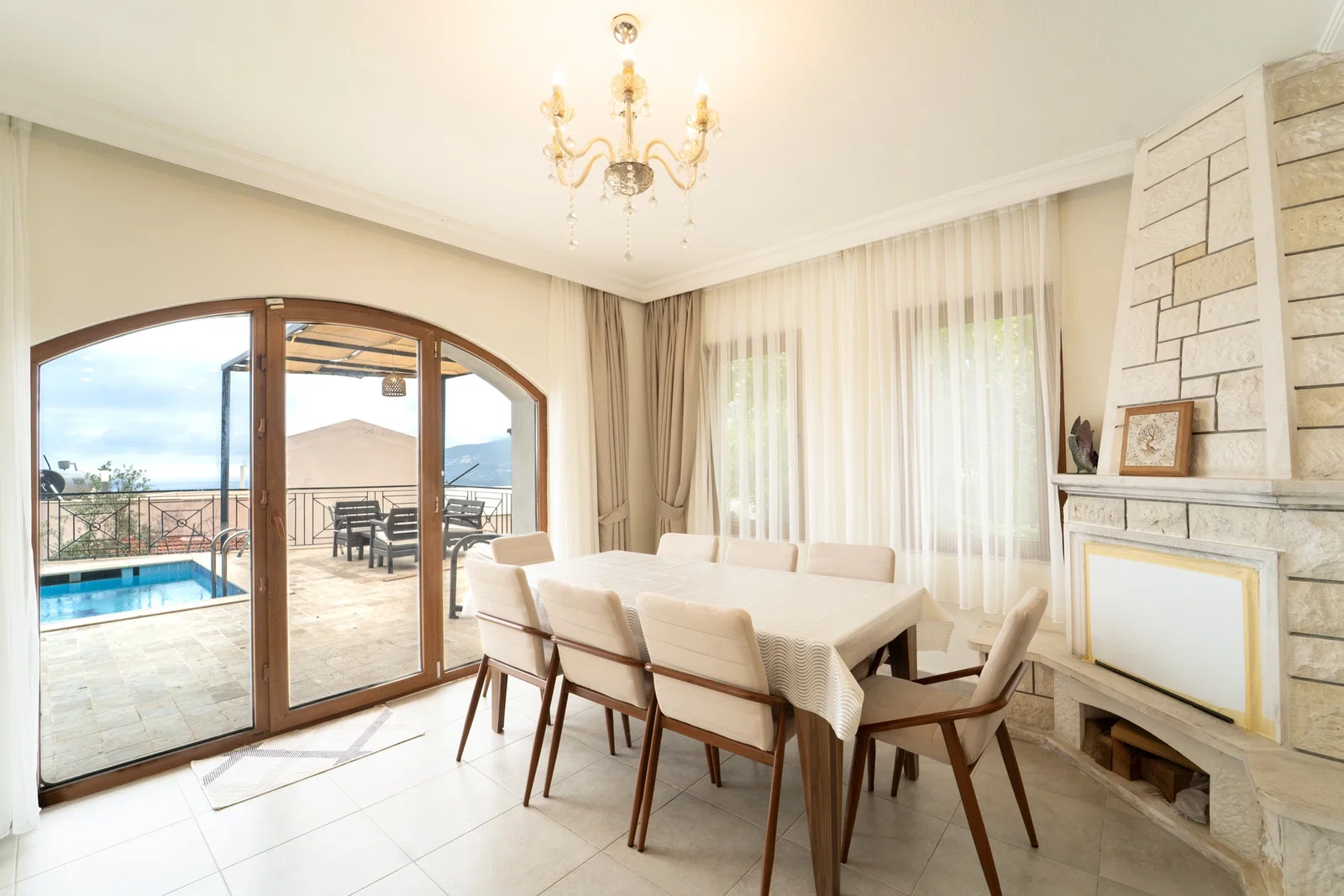 Kalkan’da Deniz Manzaralı, Özel Havuzlu, 4 Yatak Odalı, Kiralık Villa