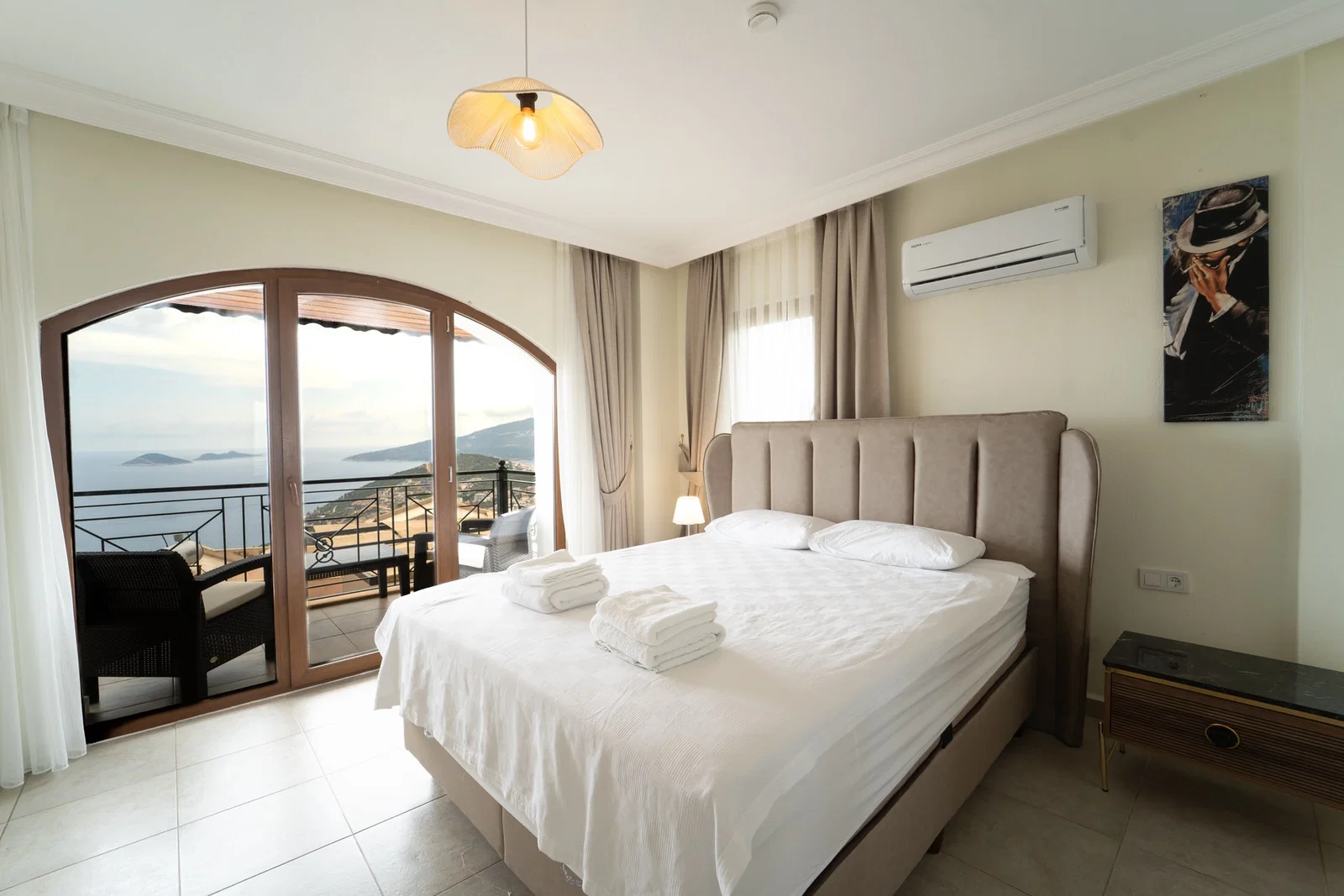 Kalkan’da Deniz Manzaralı, Özel Havuzlu, 4 Yatak Odalı, Kiralık Villa