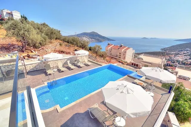 Kalkan’da deniz manzaralı kiralık villa, fotoğraf 2