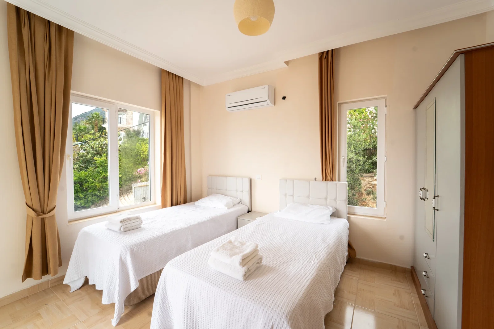 Kalkan’da Merkeze Yakın, Özel Havuzlu, 12 Kişilik, Ekonomik Villa