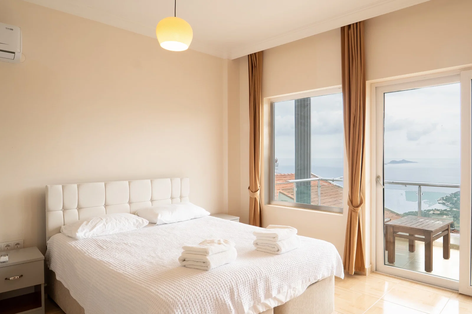 Kalkan’da Merkeze Yakın, Özel Havuzlu, 12 Kişilik, Ekonomik Villa