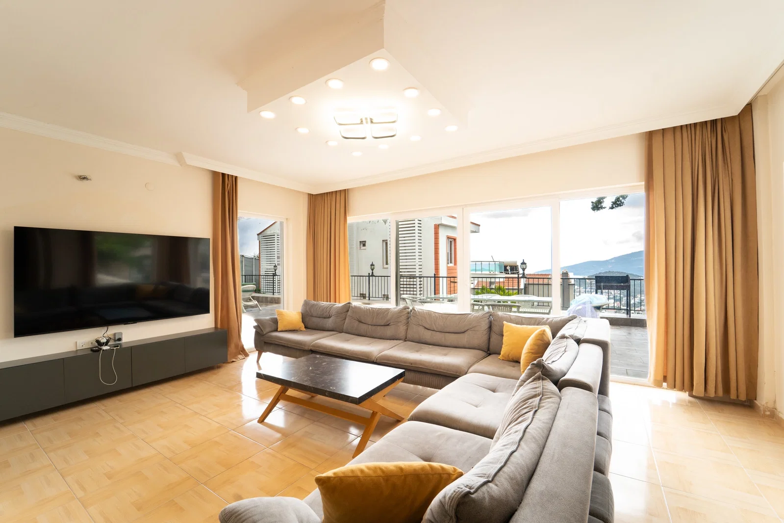 Kalkan’da Merkeze Yakın, Özel Havuzlu, 12 Kişilik, Ekonomik Villa