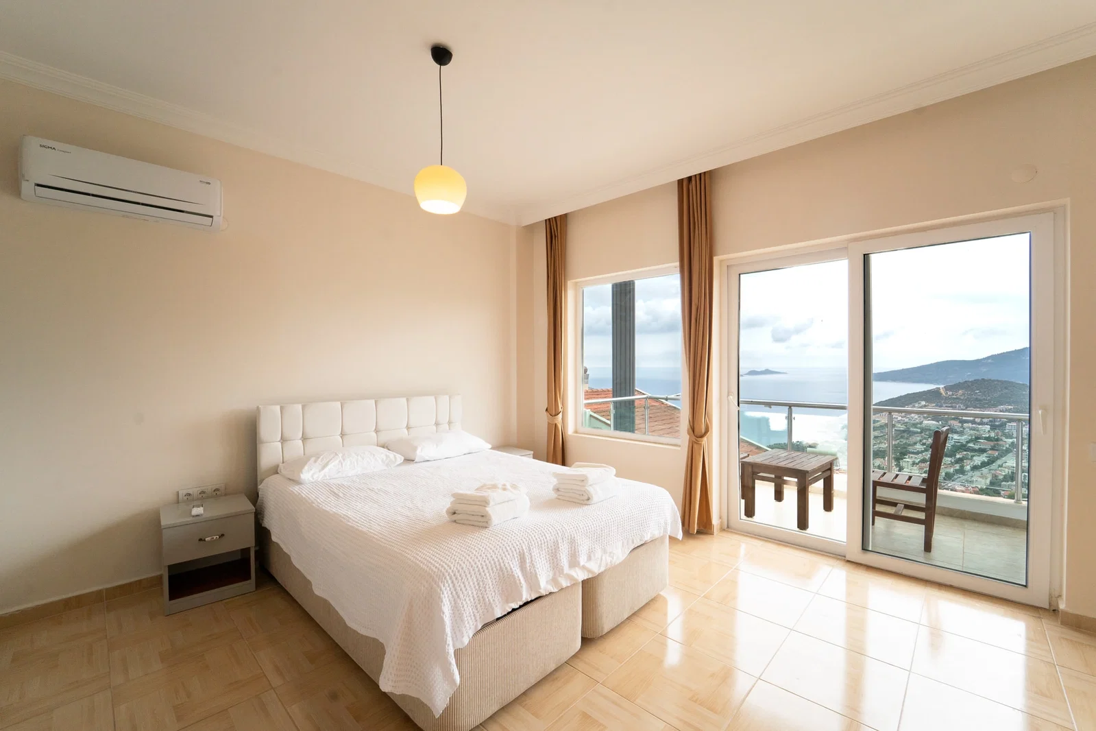 Kalkan’da Merkeze Yakın, Özel Havuzlu, 12 Kişilik, Ekonomik Villa
