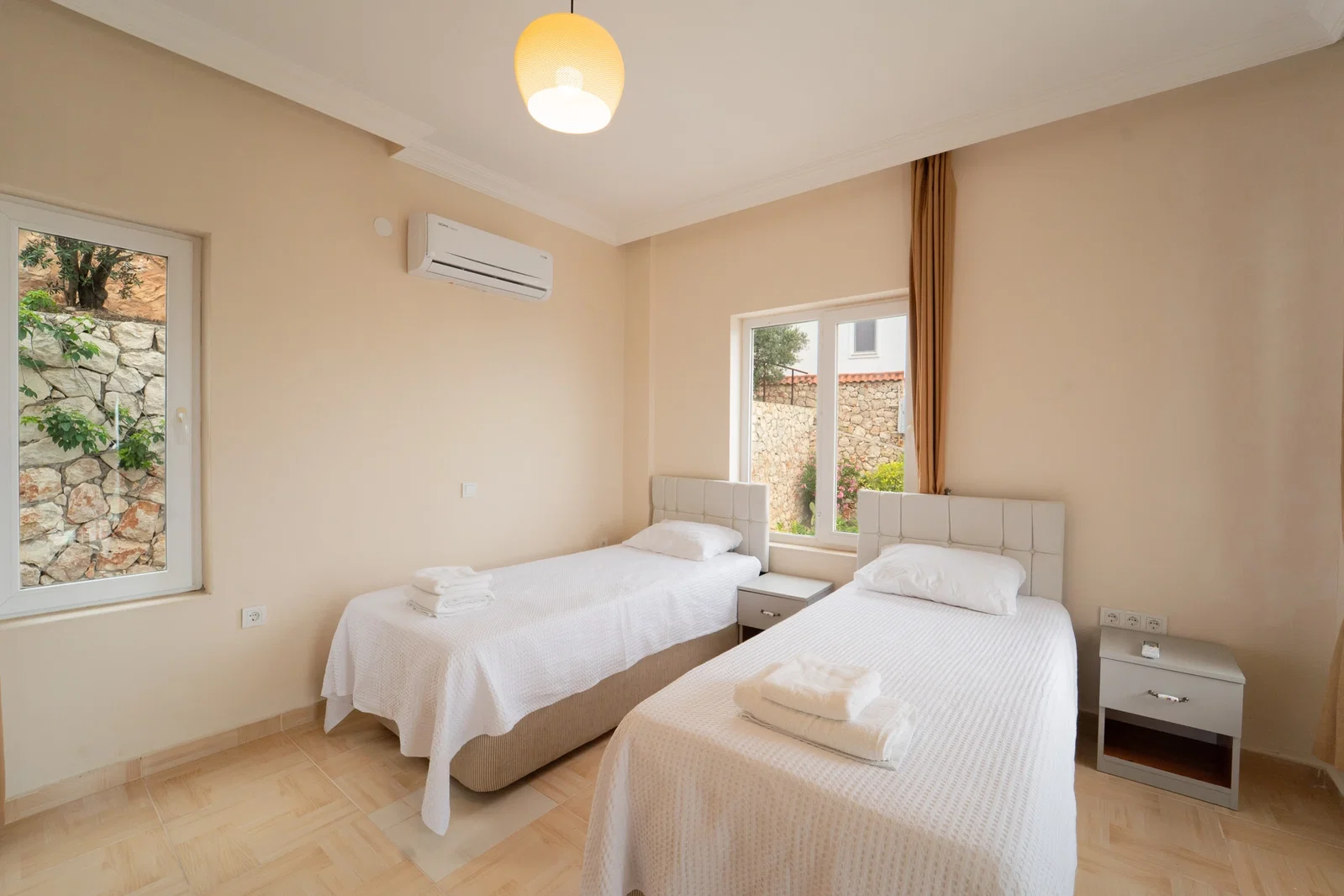 Kalkan’da Merkeze Yakın, Özel Havuzlu, 12 Kişilik, Ekonomik Villa